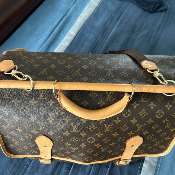 Louis Vuitton Sac Chasse Hunting Bag 18.9 x 15.7 x 8.7 inches - Picture 2 of 16